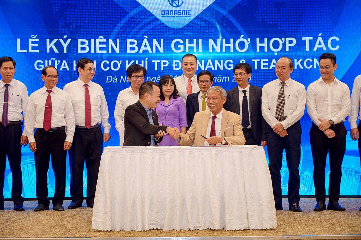 Team KCN ký hợp tác với Hội cơ khí TP Đà Nẵng trong lễ kỷ niệm 30 năm thành lập Hội cơ khí DNA